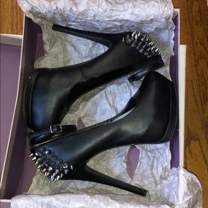 Bakers Black Pumps size 7 women